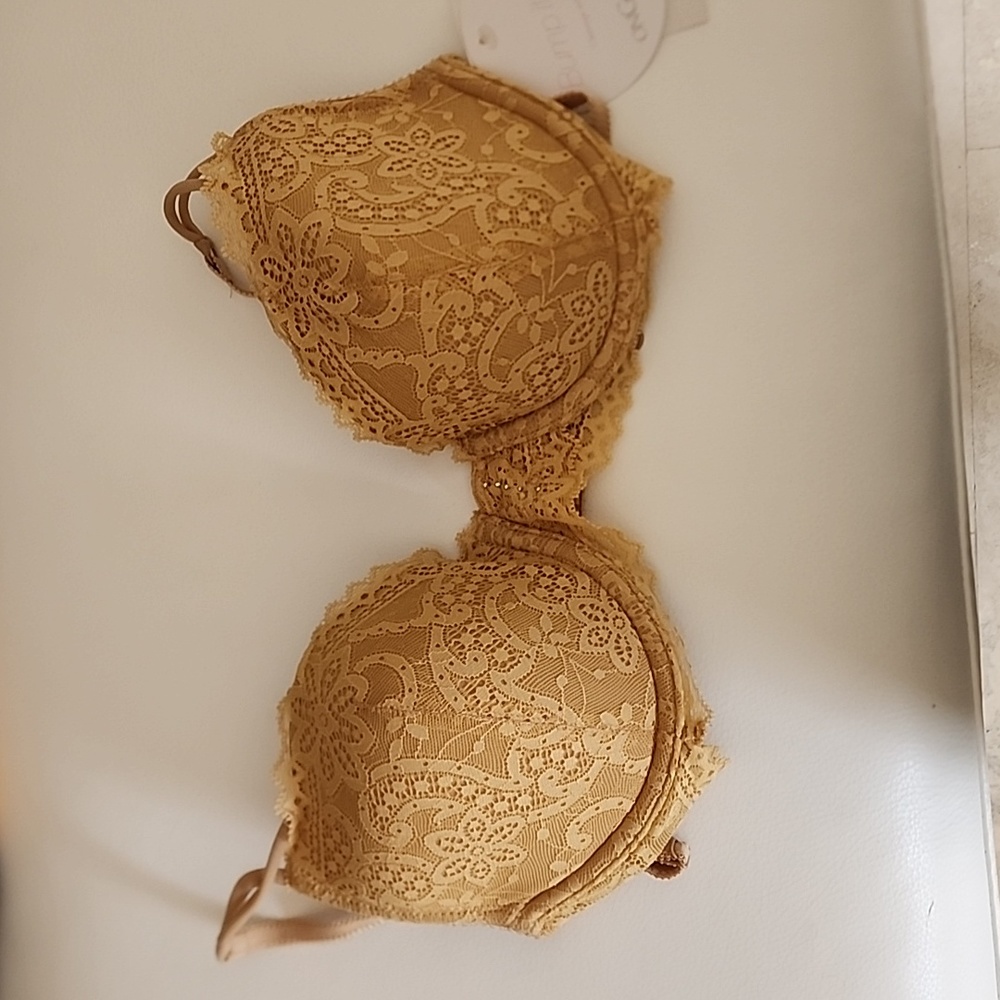 On Gossamer Beautifully lace push up Bra